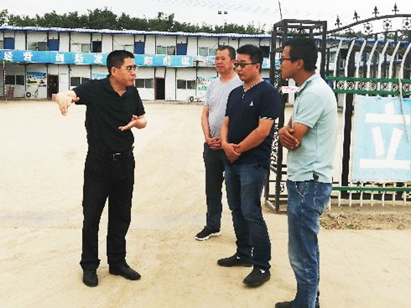 新能源公司董事長馬有勝看望慰問京新高速（G7）新疆境內(nèi)大烏段改擴建公路項目一線員工