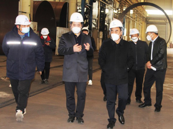 涼州區(qū)區(qū)長(zhǎng)崔振華一行調(diào)研新能源公司 涼州區(qū)區(qū)長(zhǎng)崔振華一行調(diào)研新能源公司