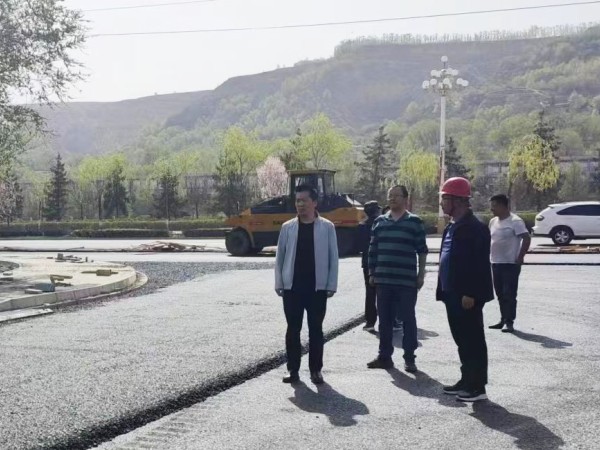 【三抓三促行動進行時】  甘肅建投新能源公司總經(jīng)理趙琰森一行  調(diào)研臨夏市項目