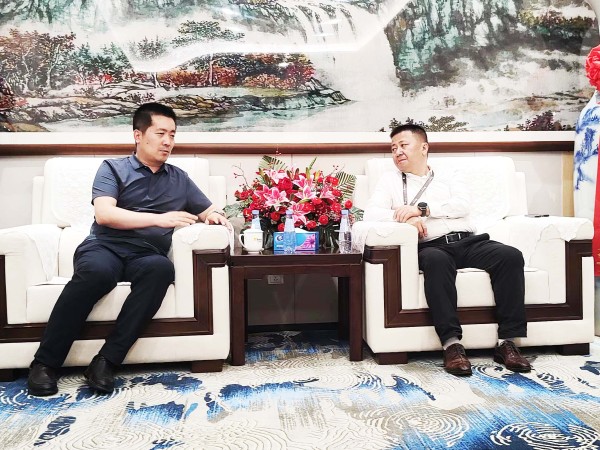 甘肅建投新能源公司董事長趙琰森一行赴華電曹妃甸重工裝備有限公司、華潤電力陜西公司、陜西辰瑪風力發(fā)電有限公司進行業(yè)務洽談